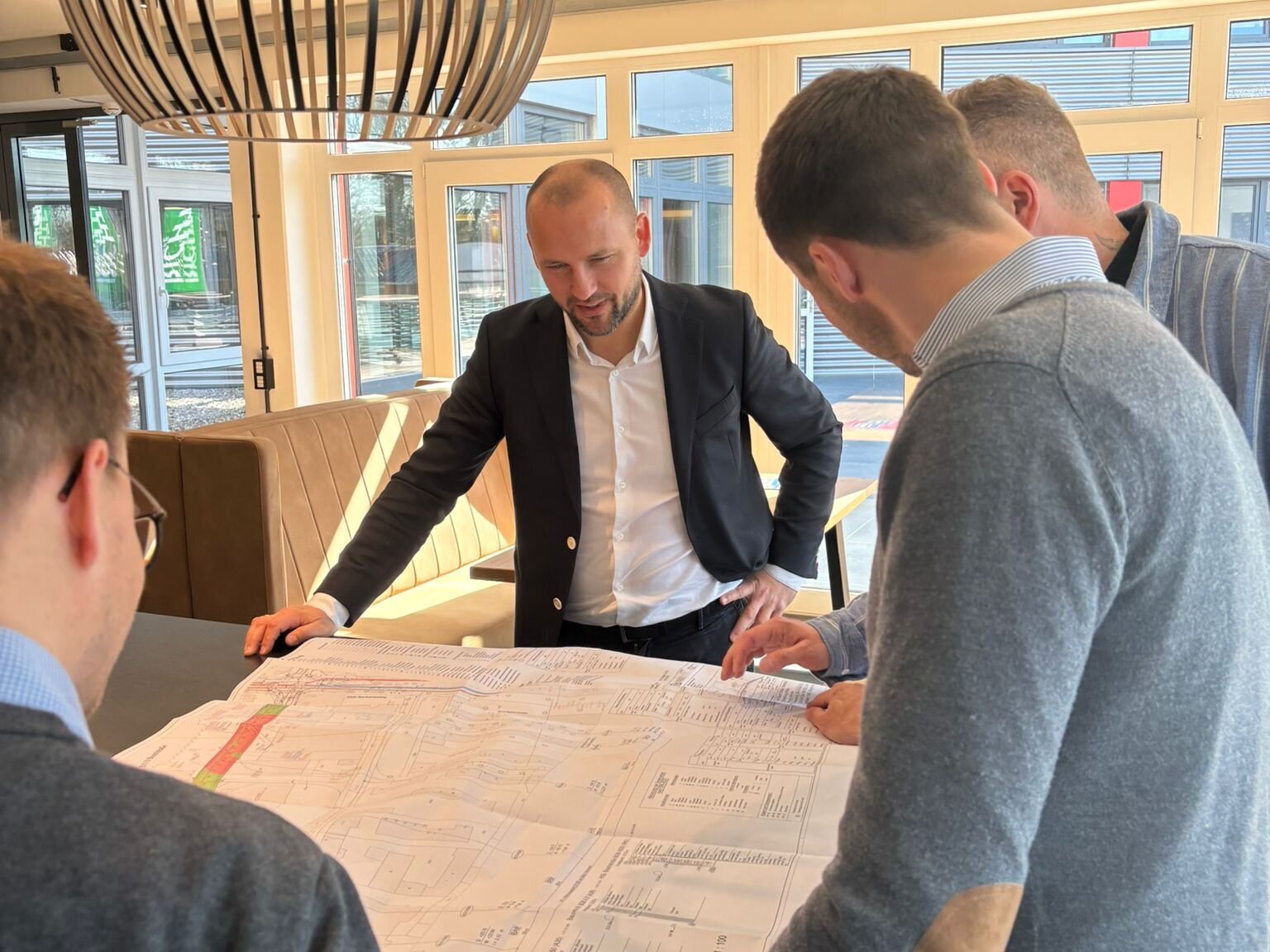 Canal-Control Rohrsanierung Projektleiter bei Sanierungsplanung